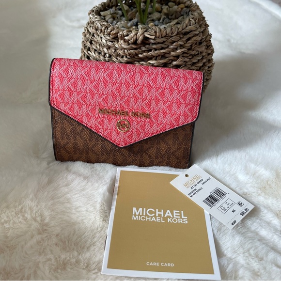 Michael Kors Handbags - Micheal Kors Wallet